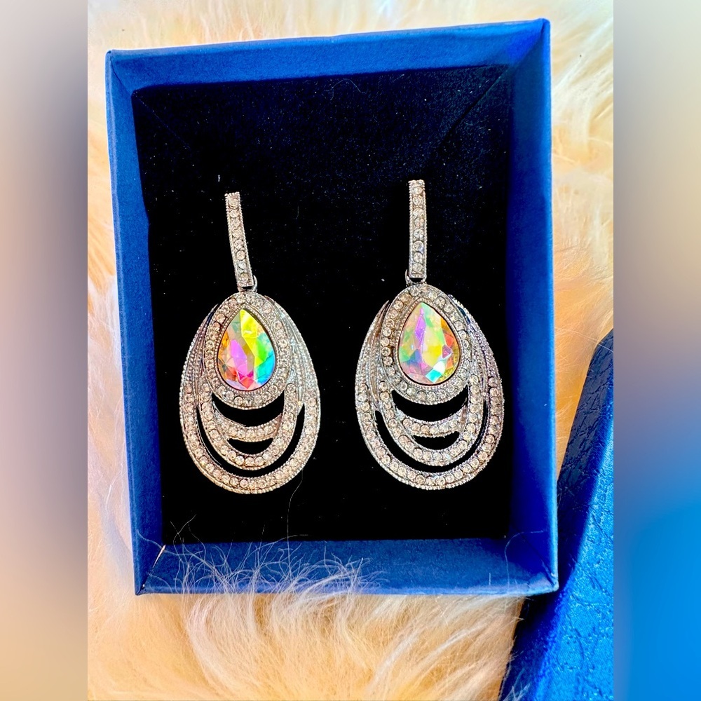 NWT AB and clear crystal drop earrings